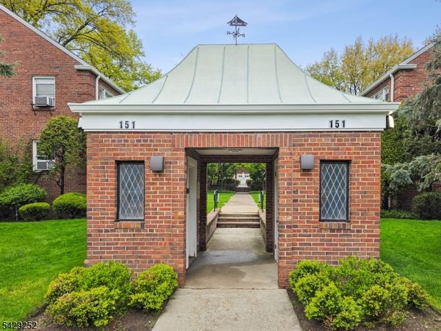 151 E Palisade Ave 6D, Englewood City, NJ 07631