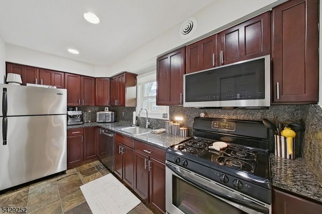 151 E Palisade Ave 6D, Englewood City, NJ 07631