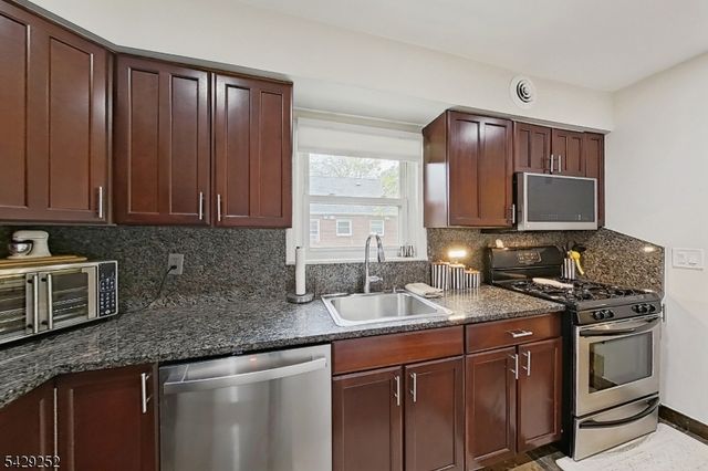 151 E Palisade Ave 6D, Englewood City, NJ 07631