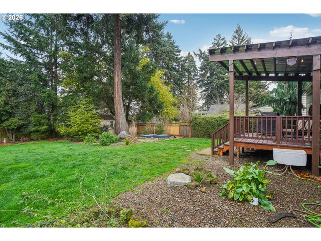 9917 Ne CAMPAIGN St, Portland, OR 97220