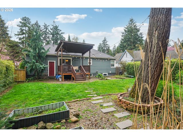 9917 Ne CAMPAIGN St, Portland, OR 97220