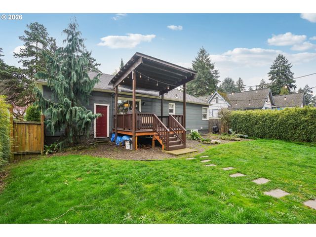 9917 Ne CAMPAIGN St, Portland, OR 97220