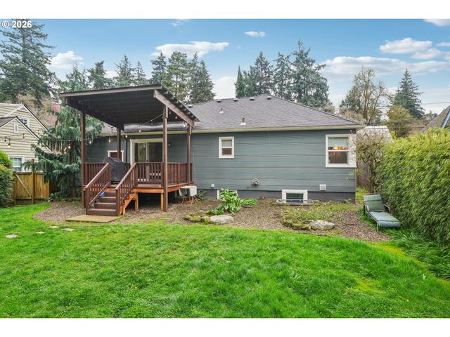 9917 Ne CAMPAIGN St, Portland, OR 97220