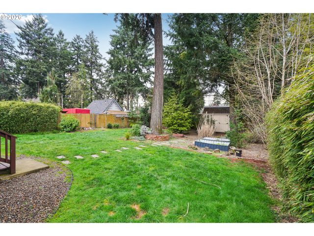 9917 Ne CAMPAIGN St, Portland, OR 97220