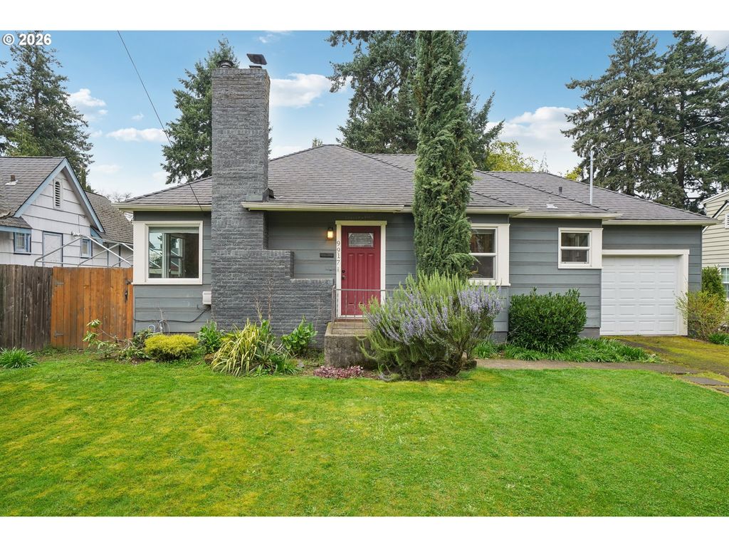 9917 Ne CAMPAIGN St, Portland, OR 97220