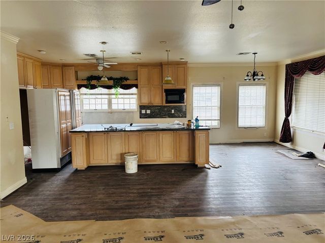 3725 East Quail Avenue, Las Vegas, NV 89120