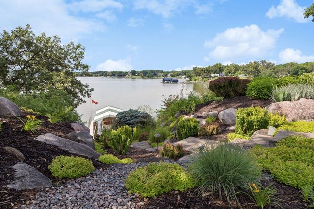 1065 Bayside Lane, Minnetrista, MN 55364