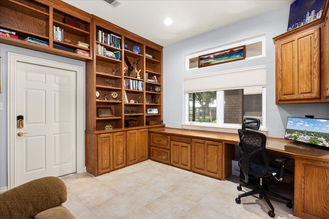 5501 Flagstick Drive, Granbury, TX 76049