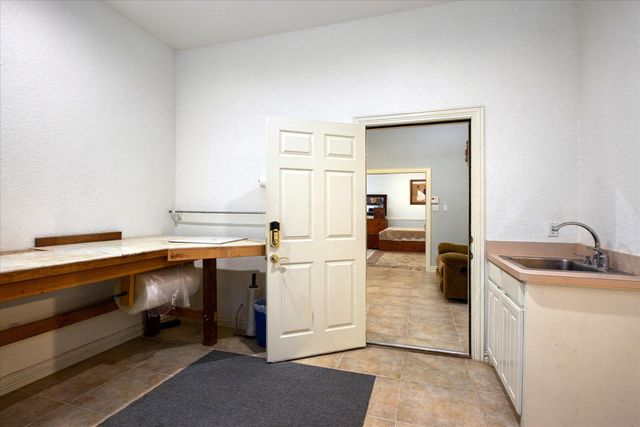 5501 Flagstick Drive, Granbury, TX 76049