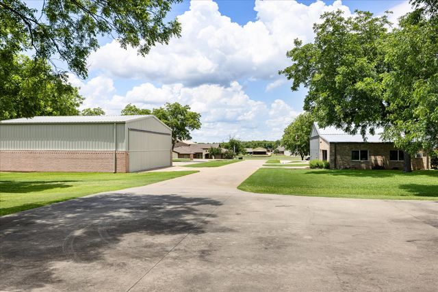 5501 Flagstick Drive, Granbury, TX 76049