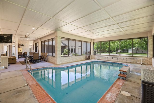 5501 Flagstick Drive, Granbury, TX 76049