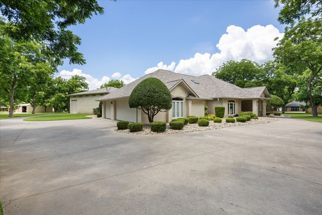 5501 Flagstick Drive, Granbury, TX 76049