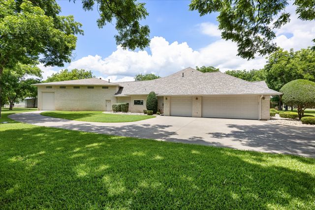 5501 Flagstick Drive, Granbury, TX 76049