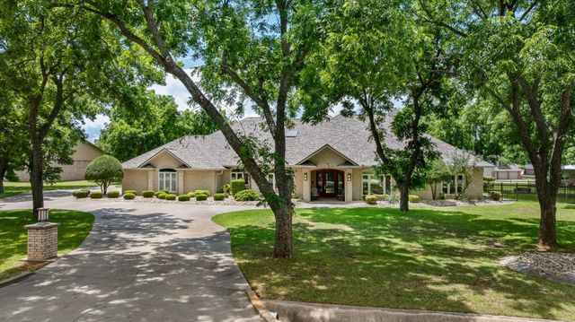 5501 Flagstick Drive, Granbury, TX 76049