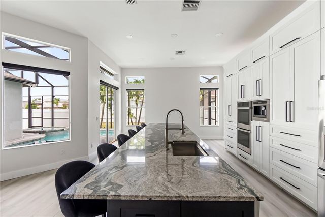 6603 38TH STREET E, Sarasota, FL 34243