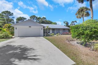 28025 Oak LN, Bonita Springs, FL 34135