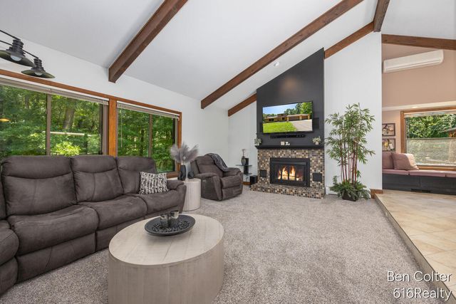 3161 Emberwood Drive SE, Lowell, MI 49331