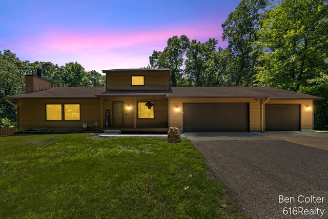 3161 Emberwood Drive SE, Lowell, MI 49331
