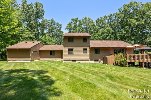 3161 Emberwood Drive SE, Lowell, MI 49331