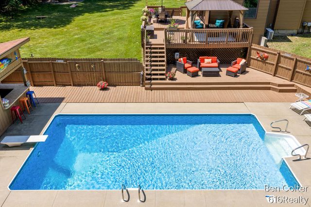3161 Emberwood Drive SE, Lowell, MI 49331
