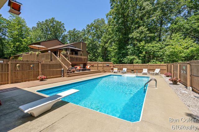 3161 Emberwood Drive SE, Lowell, MI 49331