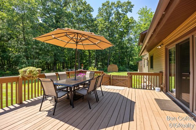 3161 Emberwood Drive SE, Lowell, MI 49331