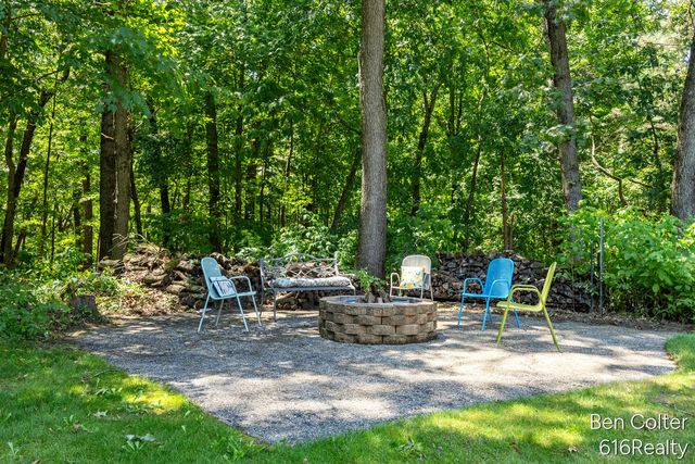 3161 Emberwood Drive SE, Lowell, MI 49331