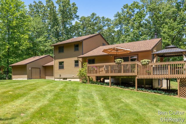 3161 Emberwood Drive SE, Lowell, MI 49331