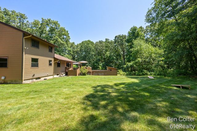 3161 Emberwood Drive SE, Lowell, MI 49331