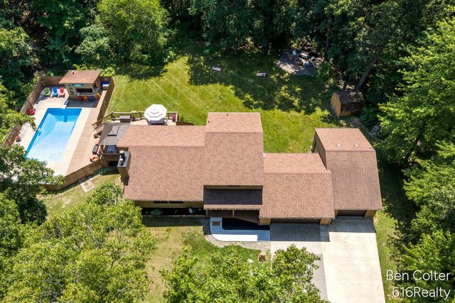 3161 Emberwood Drive SE, Lowell, MI 49331