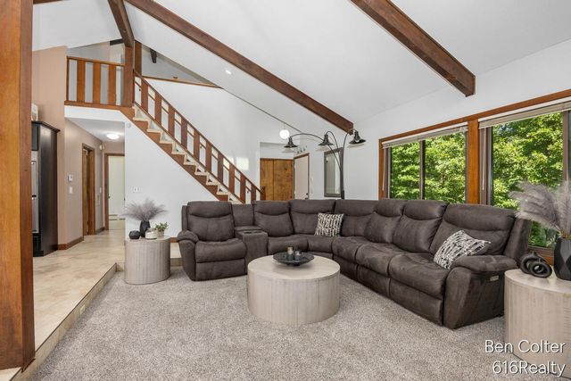 3161 Emberwood Drive SE, Lowell, MI 49331