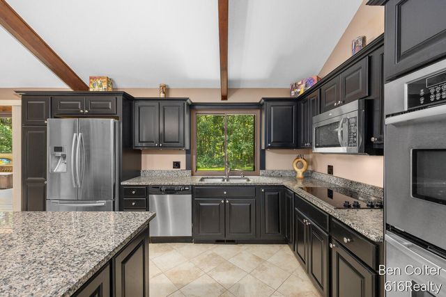 3161 Emberwood Drive SE, Lowell, MI 49331