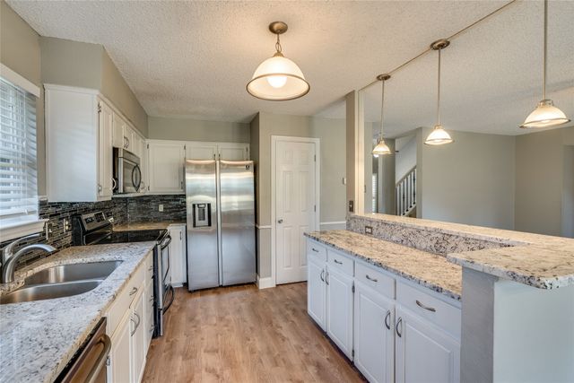 3104 Steve Drive, Hurst, TX 76054