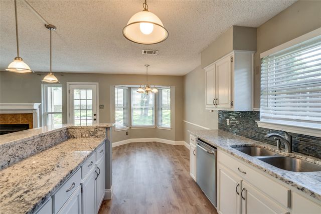 3104 Steve Drive, Hurst, TX 76054