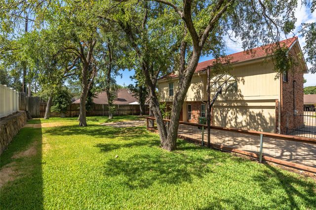 3104 Steve Drive, Hurst, TX 76054