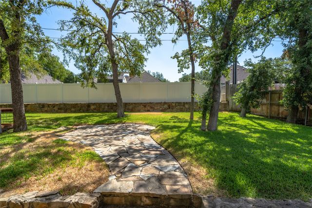3104 Steve Drive, Hurst, TX 76054