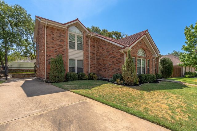 3104 Steve Drive, Hurst, TX 76054