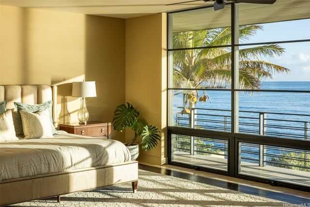 766 Mokulua Drive, Kailua, HI 96734