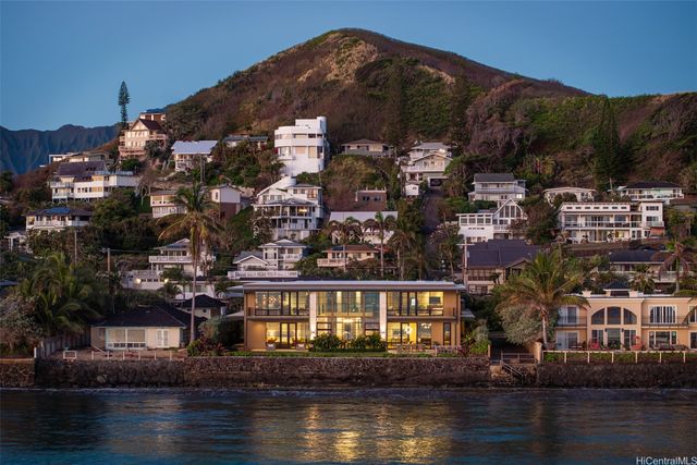 766 Mokulua Drive, Kailua, HI 96734