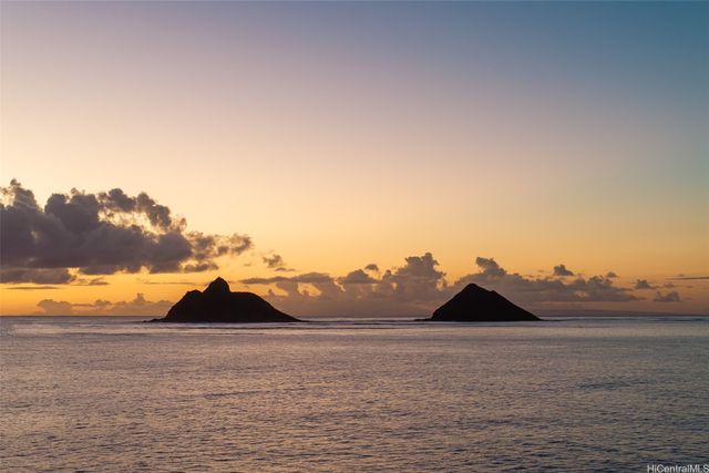 766 Mokulua Drive, Kailua, HI 96734