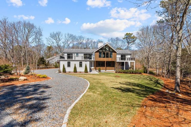 46 Greensward Circle, Mashpee, MA 02649