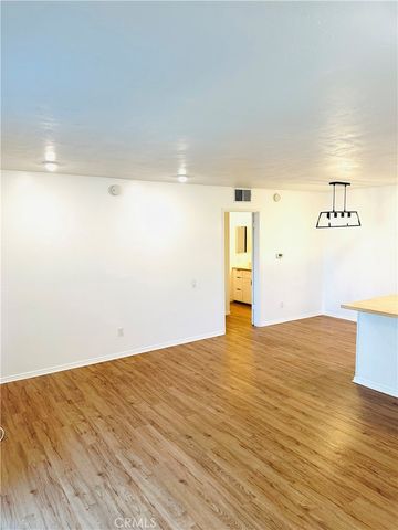 2815 S Fairview A, Santa Ana, CA 92704
