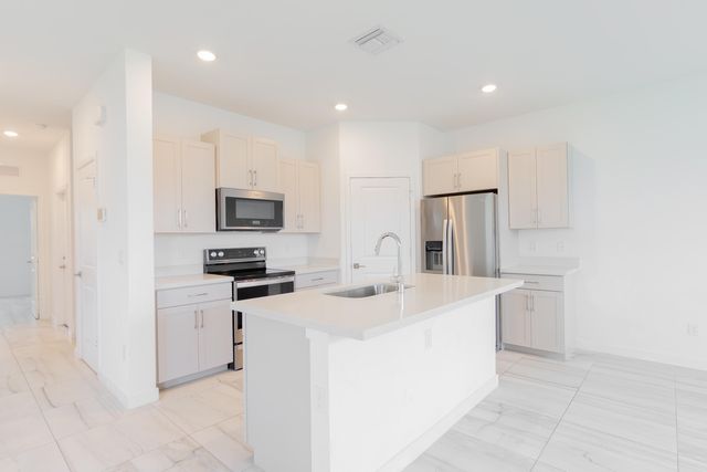 8618 Via Mar, Lake Worth, FL 33467