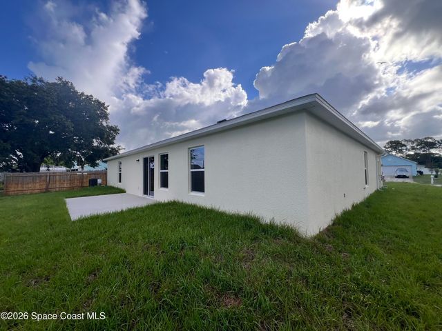340 Wendover Road SW, Palm Bay, FL 32908