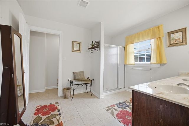 23 Prince George DR, Hampton, VA 23669