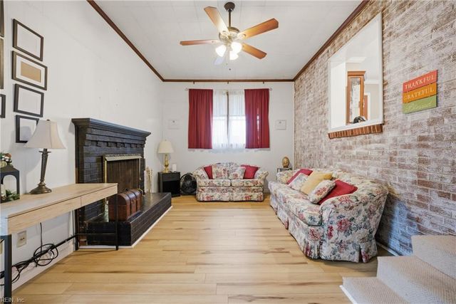 23 Prince George DR, Hampton, VA 23669
