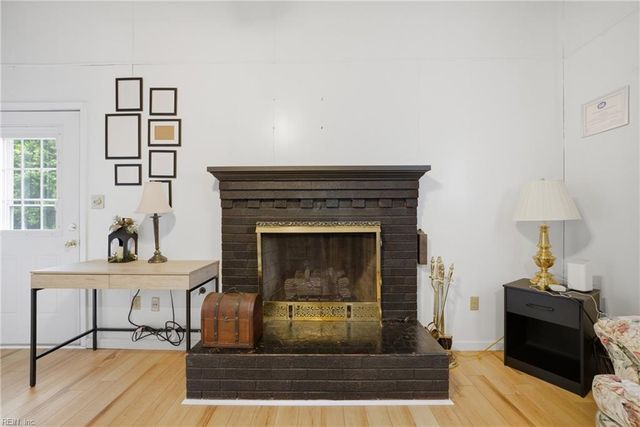 23 Prince George DR, Hampton, VA 23669