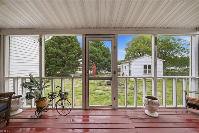 23 Prince George DR, Hampton, VA 23669