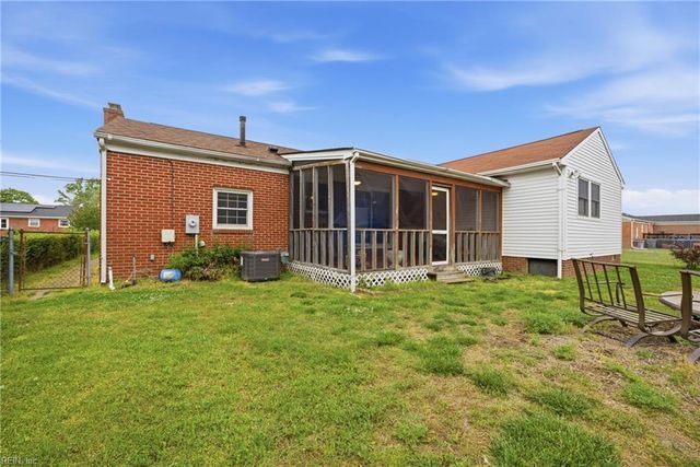 23 Prince George DR, Hampton, VA 23669