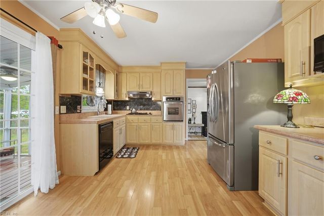 23 Prince George DR, Hampton, VA 23669